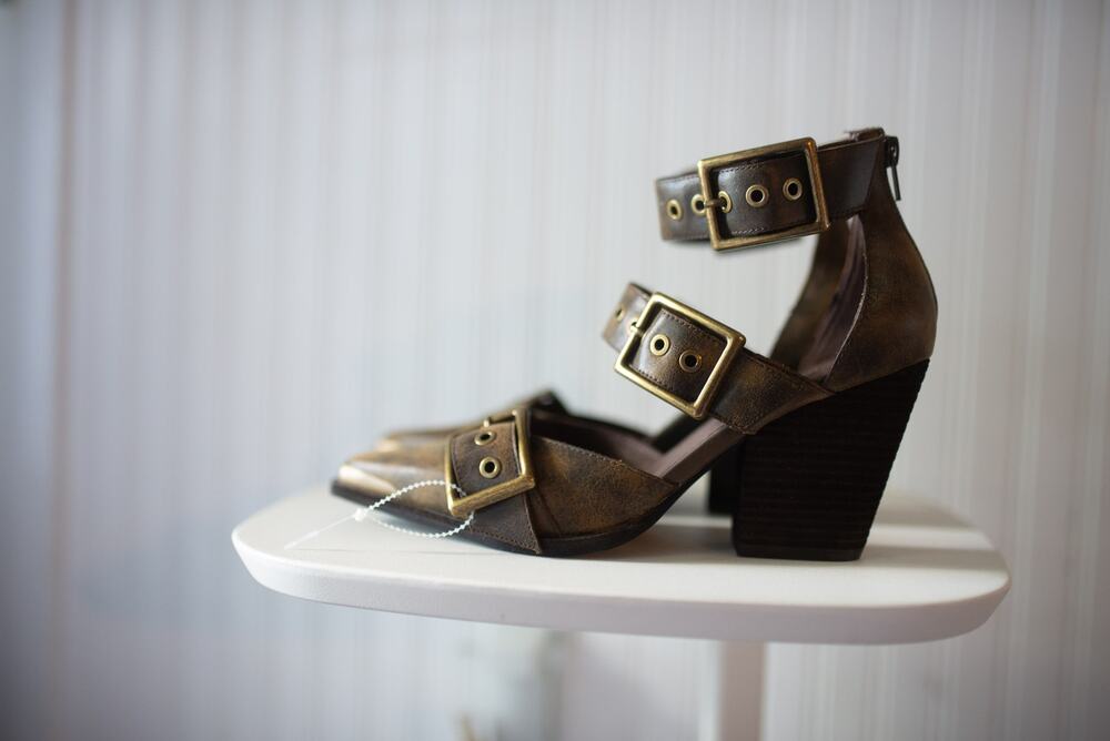Free People Jeffrey Campbell Hendrix Heels 8 oiled brown